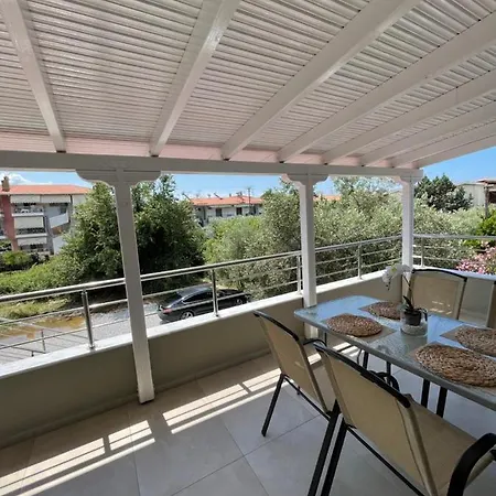 Cozy In Paralia Ofryniou Apartamento *